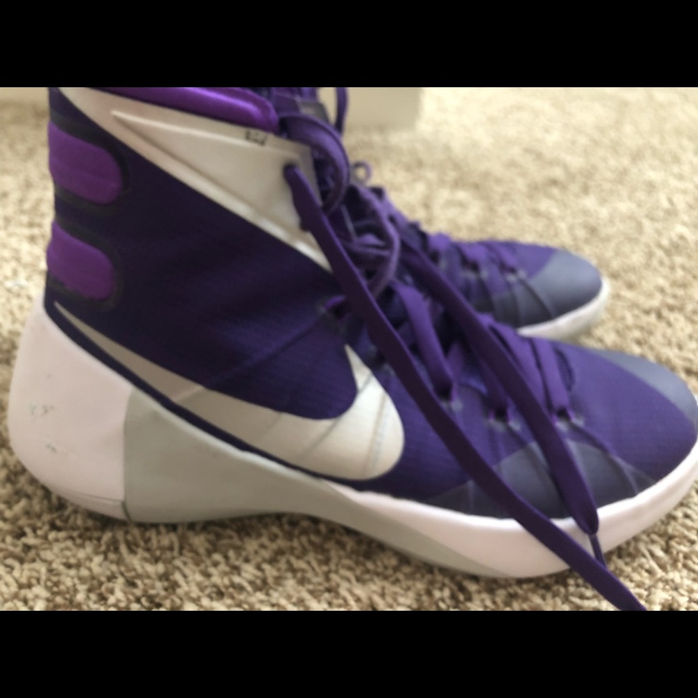 Nike Hyperdunk size 8.5 in women